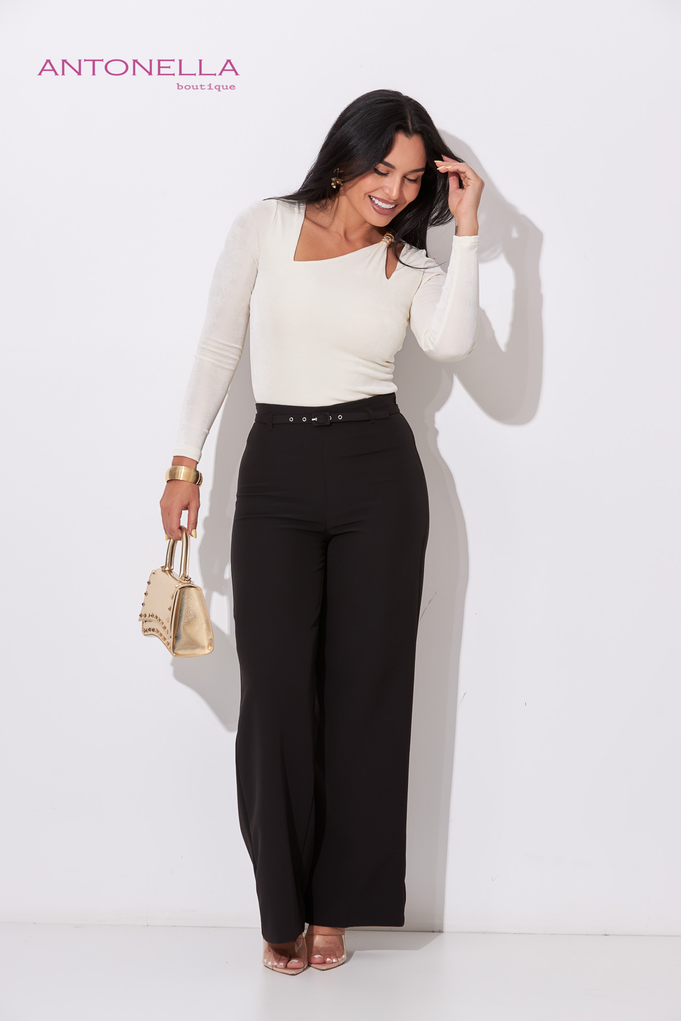 Blusa Beige Aplique Dorado – foto 3