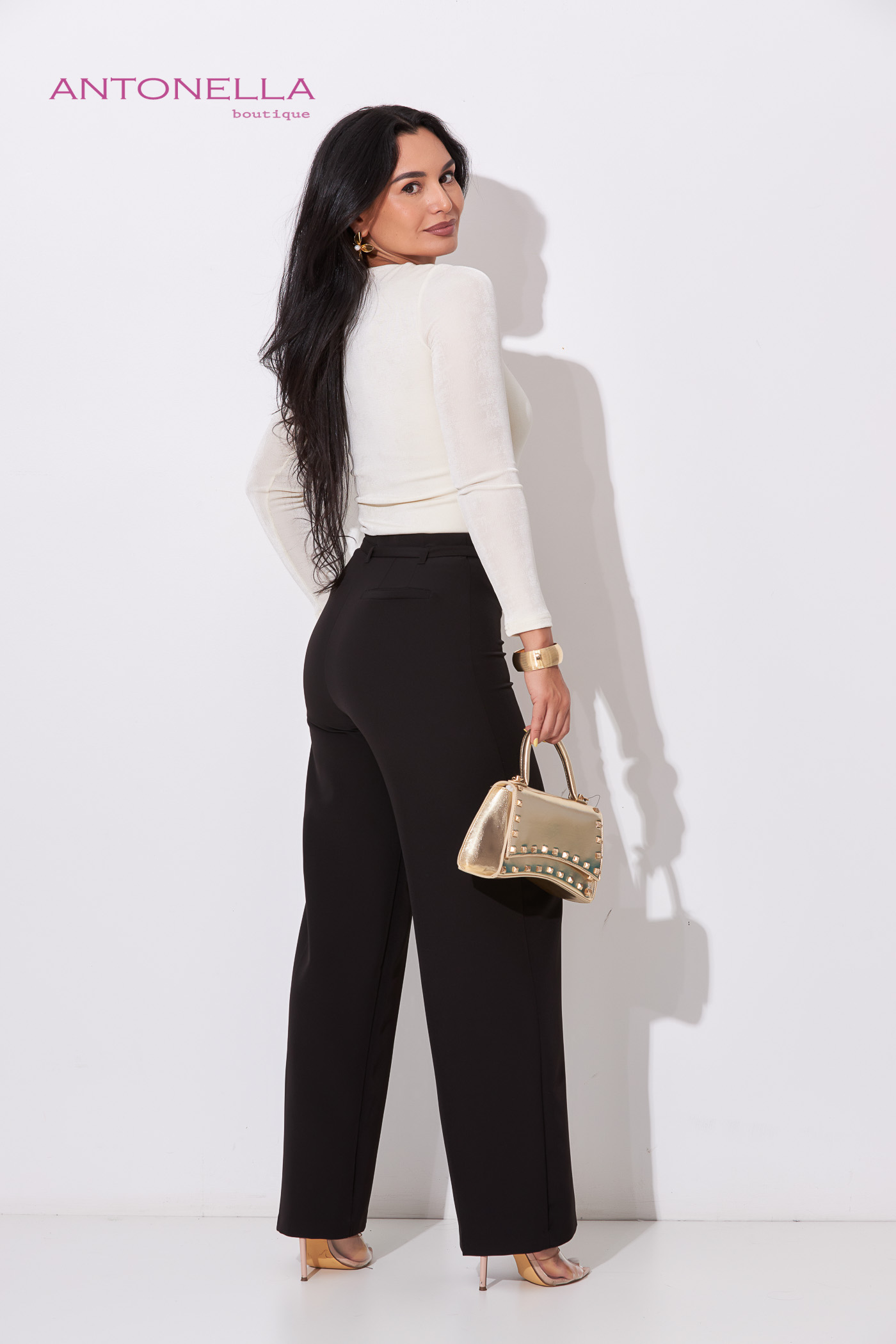 Blusa Beige Aplique Dorado – foto 4