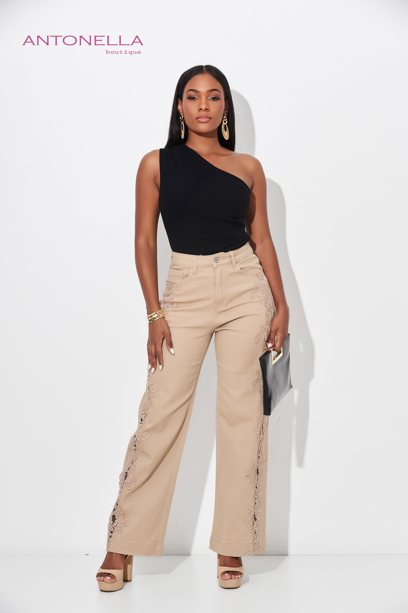 Blusa Negra Básica – foto 1