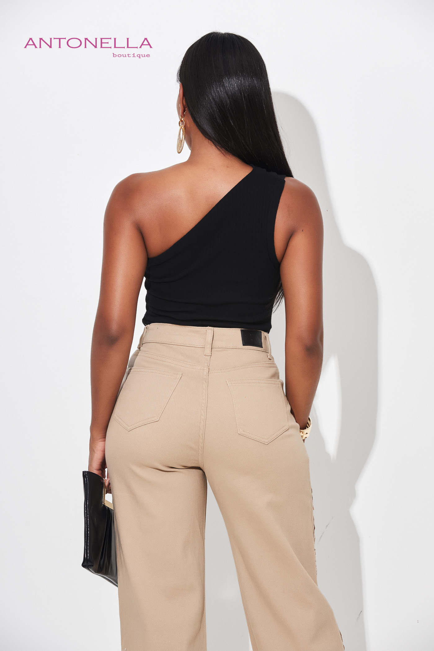 Blusa Negra Básica – foto 3