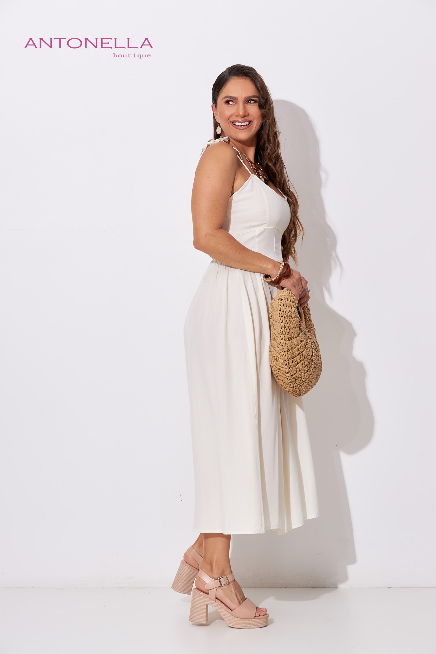 Vestido Midi Beige Con Faja – foto 3
