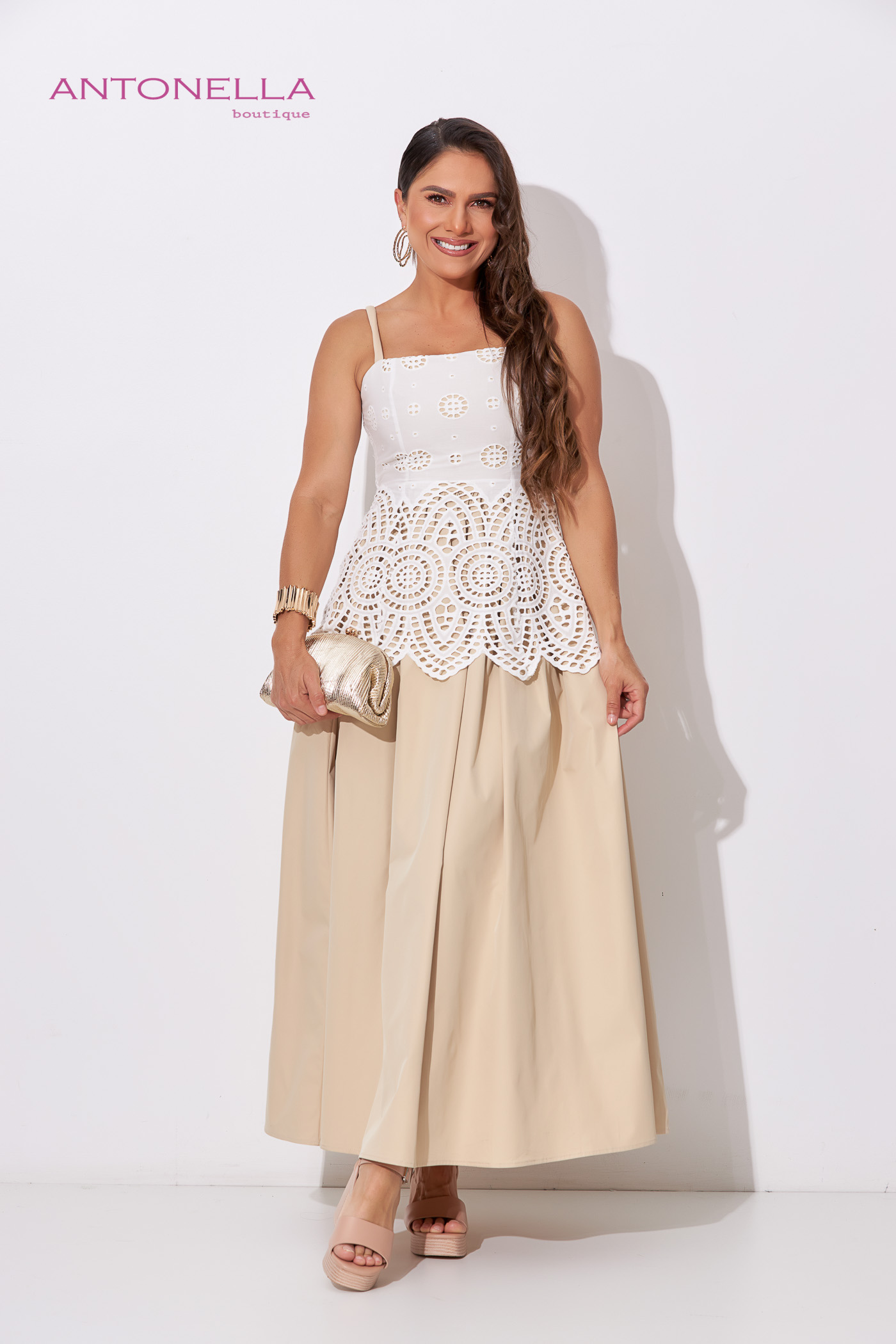 Vestido Midi Beige Con Blanco – foto 2
