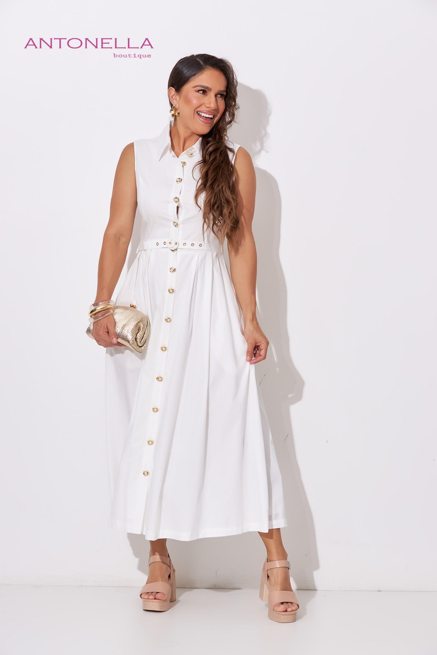 Vestido Midi Blanco Con Botones Dorados – foto 7