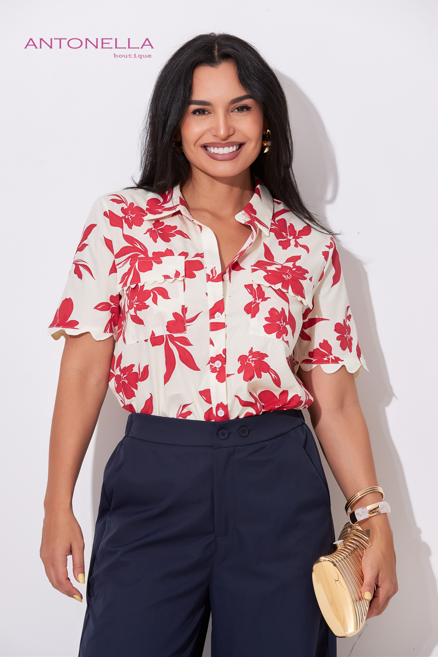 Blusa Beige Flores Rojas – foto 1