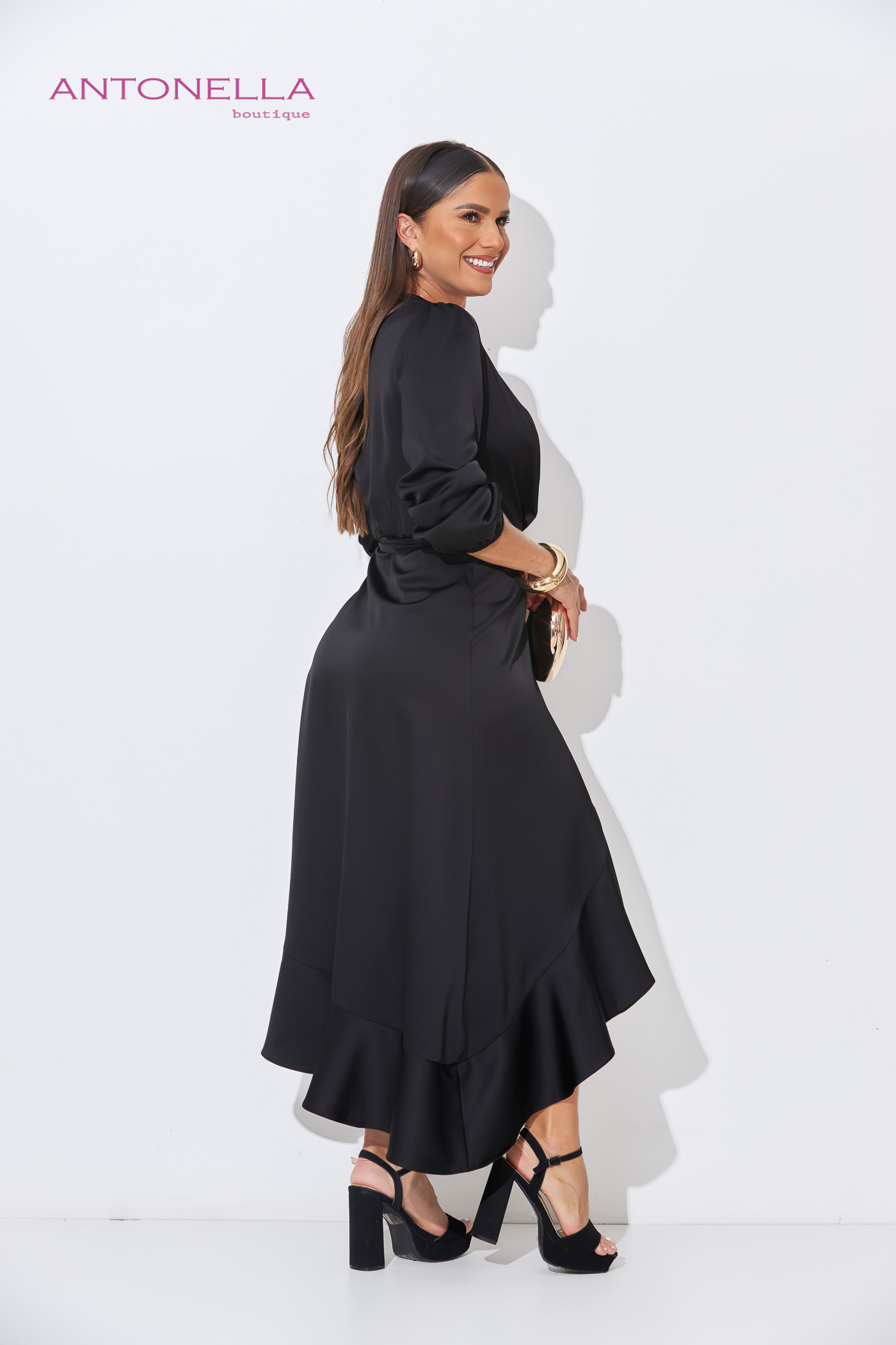 Vestido Midi Negro Satin Manga Larga – foto 4