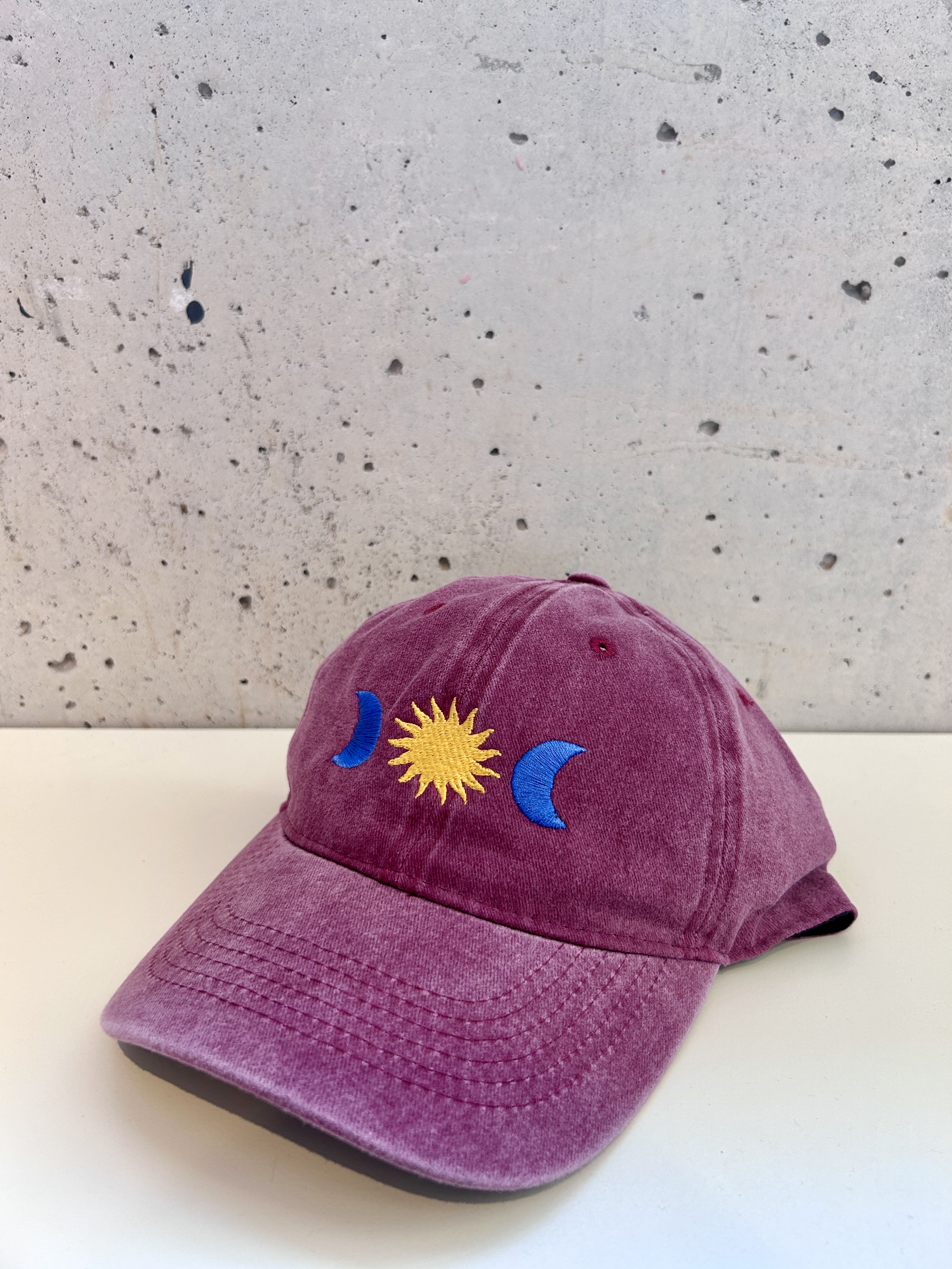 Gorra Vino Sol y Luna