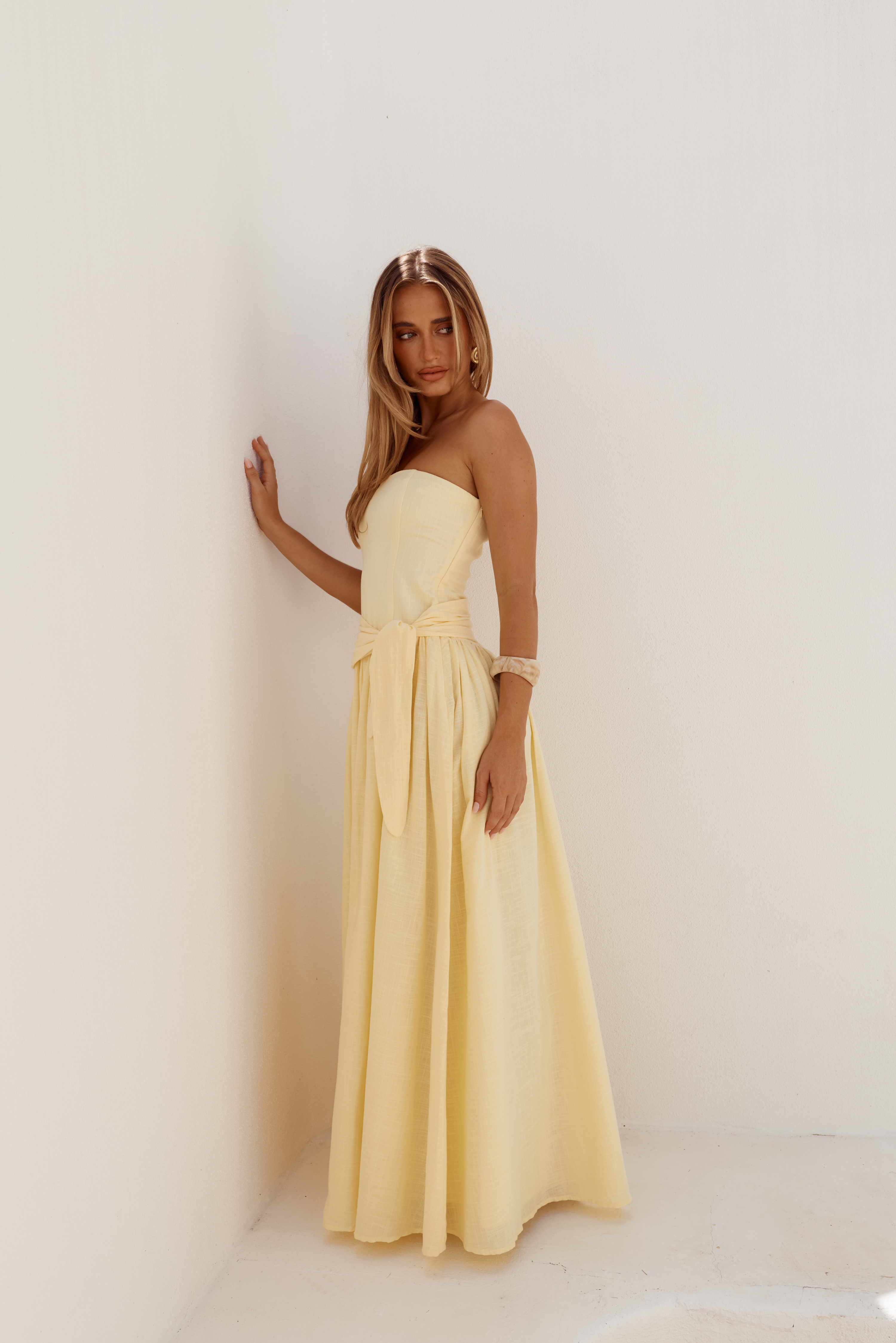 Maeve Strapless Side Tie Maxi Dress – foto 4