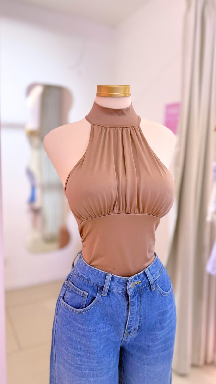 Blusa Café, hombros descubiertos - Girly Basics