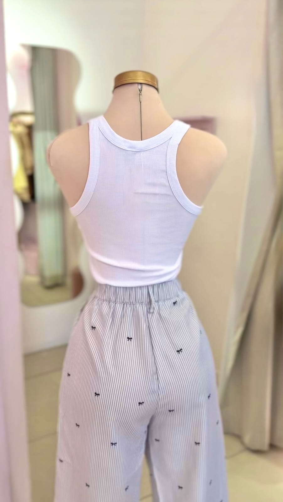 Pantalón de Rayas Gris con Blanco, pierna ancha - Girly Basics