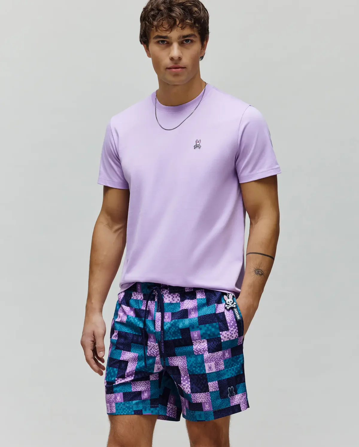 Camiseta clásica cuello redondo