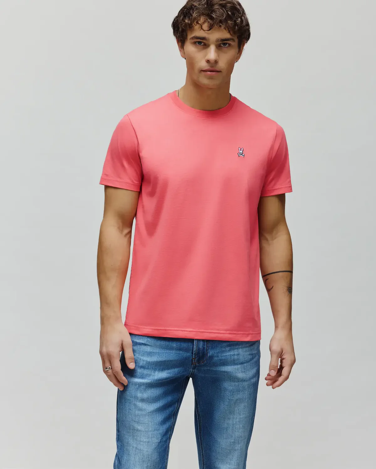 Camiseta clásica cuello redondo
