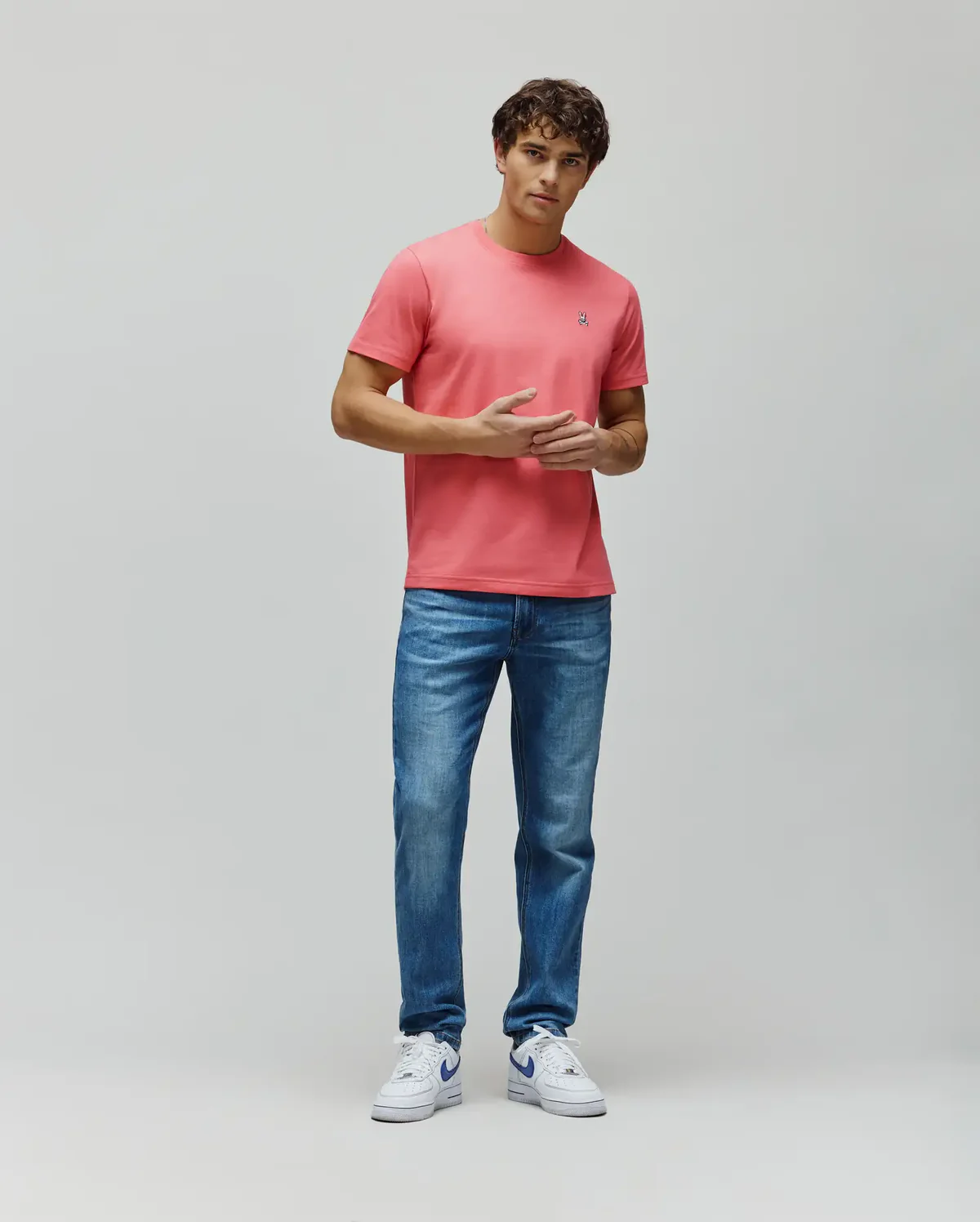 Camiseta clásica cuello redondo