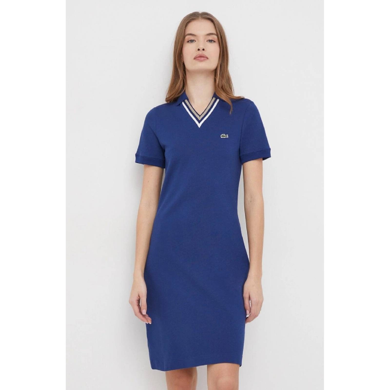 Vestido polo de piqué elástico con escote en V y corte ajustado para mujer – foto 3