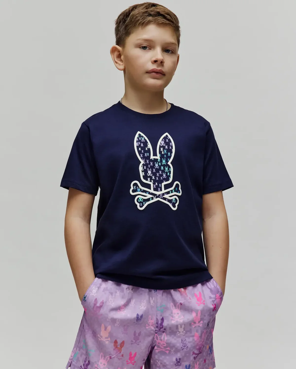 CAMISETA ESTAMPADA NEV BUNNY PARA NIÑO – foto 2