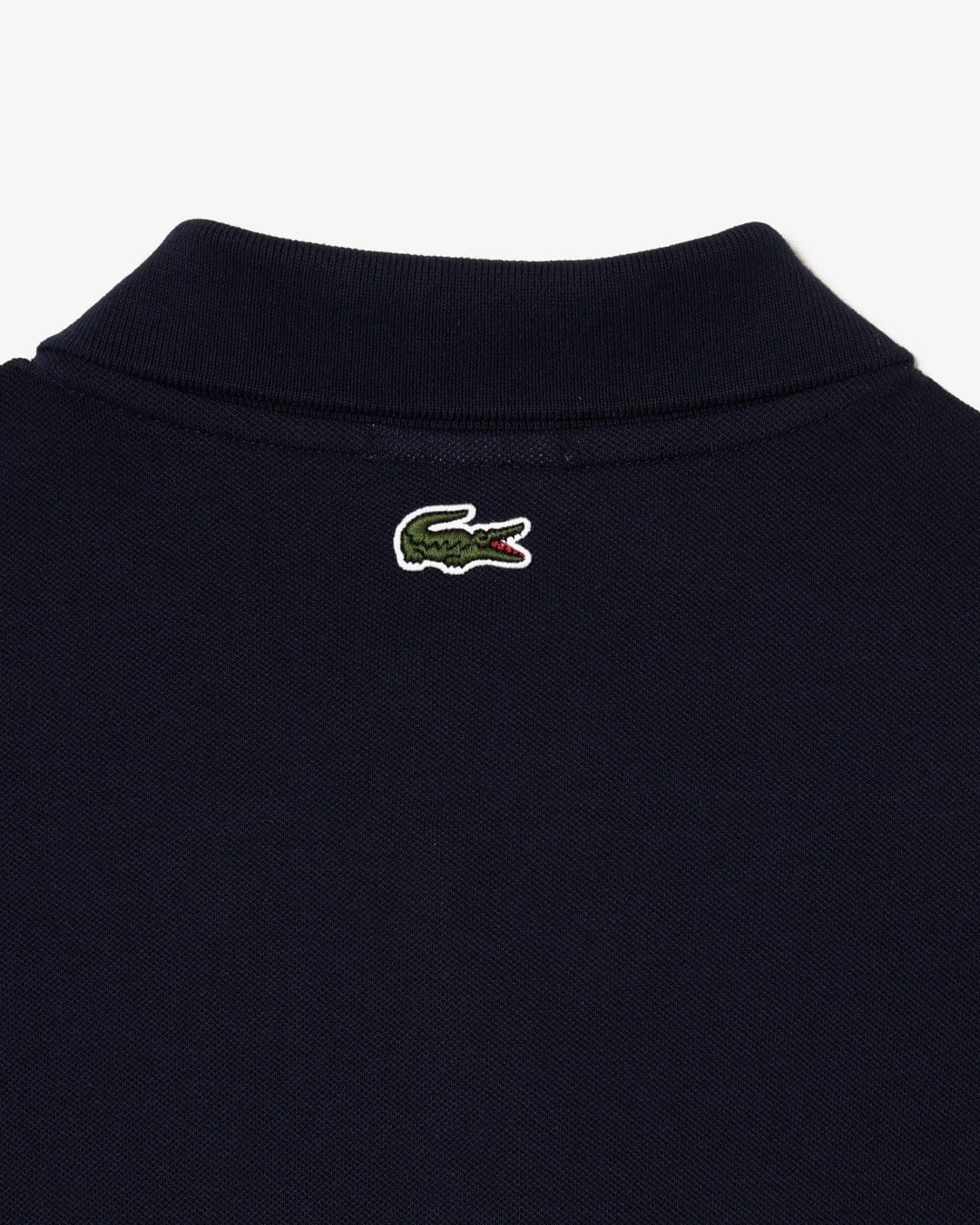Polo unisex estampado corte regular azul marino. – foto 3