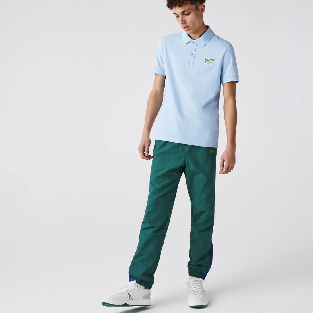 Polo de hombre Lacoste de corte regular en piqué de algodón con parche – foto 1