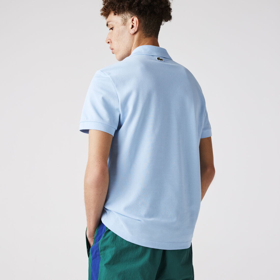 Polo de hombre Lacoste de corte regular en piqué de algodón con parche – foto 3